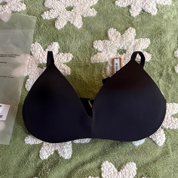 NWT 32D Skims wireless form push up plunge bra, onyx - Picture 3 of 7